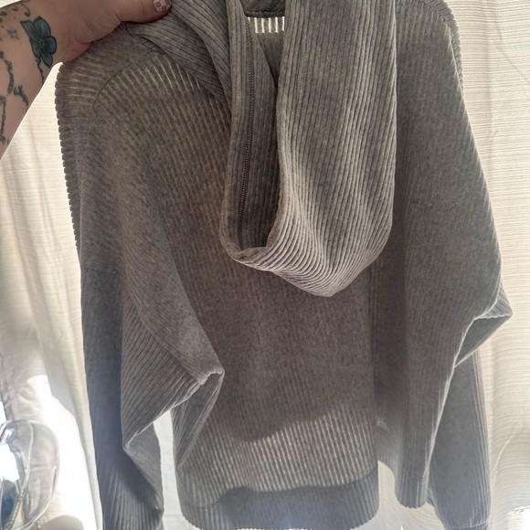NWOT | Aerie Ribbed High/Low Crop-Top Hooded Sweater | Women’s Medium to Large - Picture 4 of 9